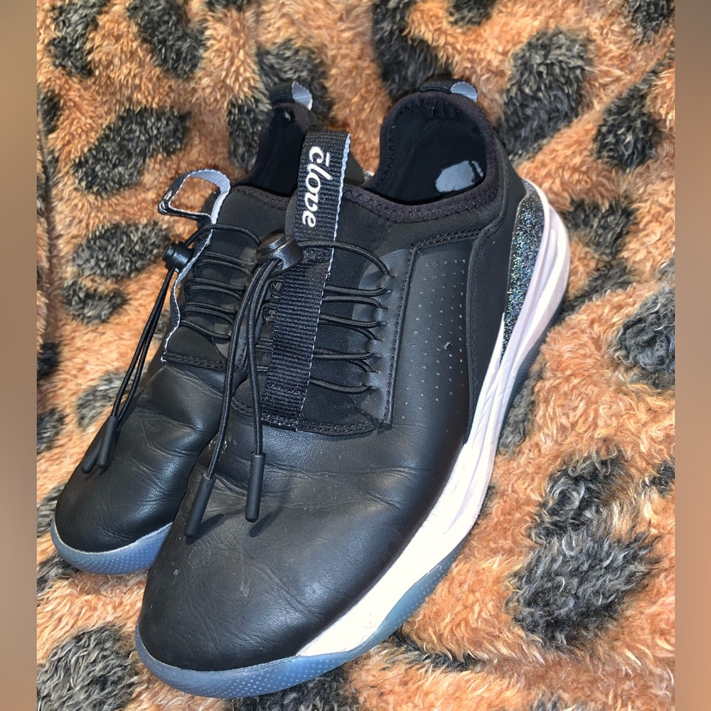 Clove nursing shoes